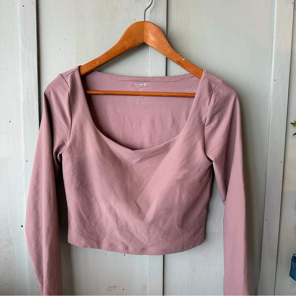 Old Navy Set PowerSoft Long-Sleeve Crop Support Top & High Waisted 7/8 Leggings - Picture 5 of 14